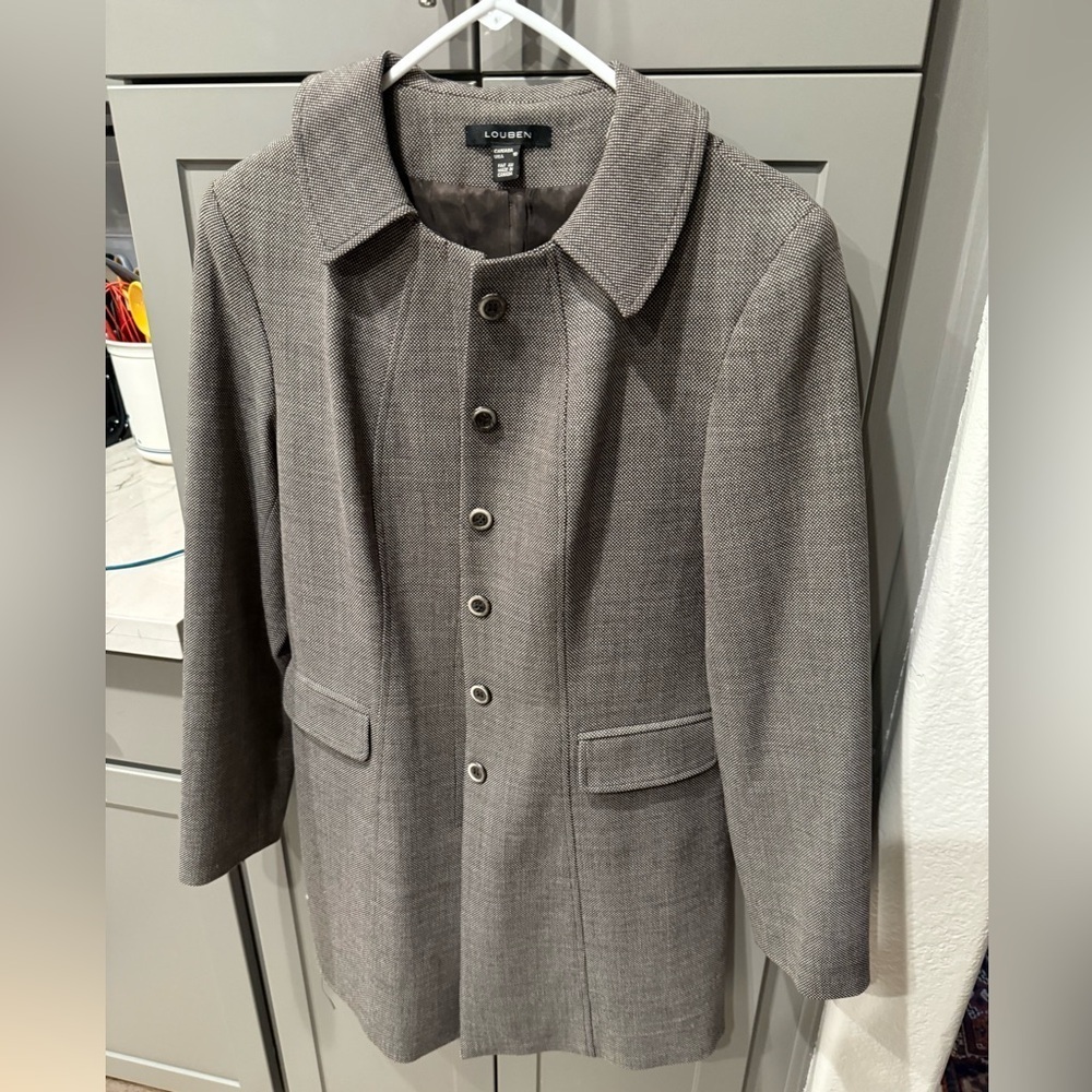 Louben of Canada Button-Up Light Weight 3/4 length Wool Coat - Picture 11 of 13